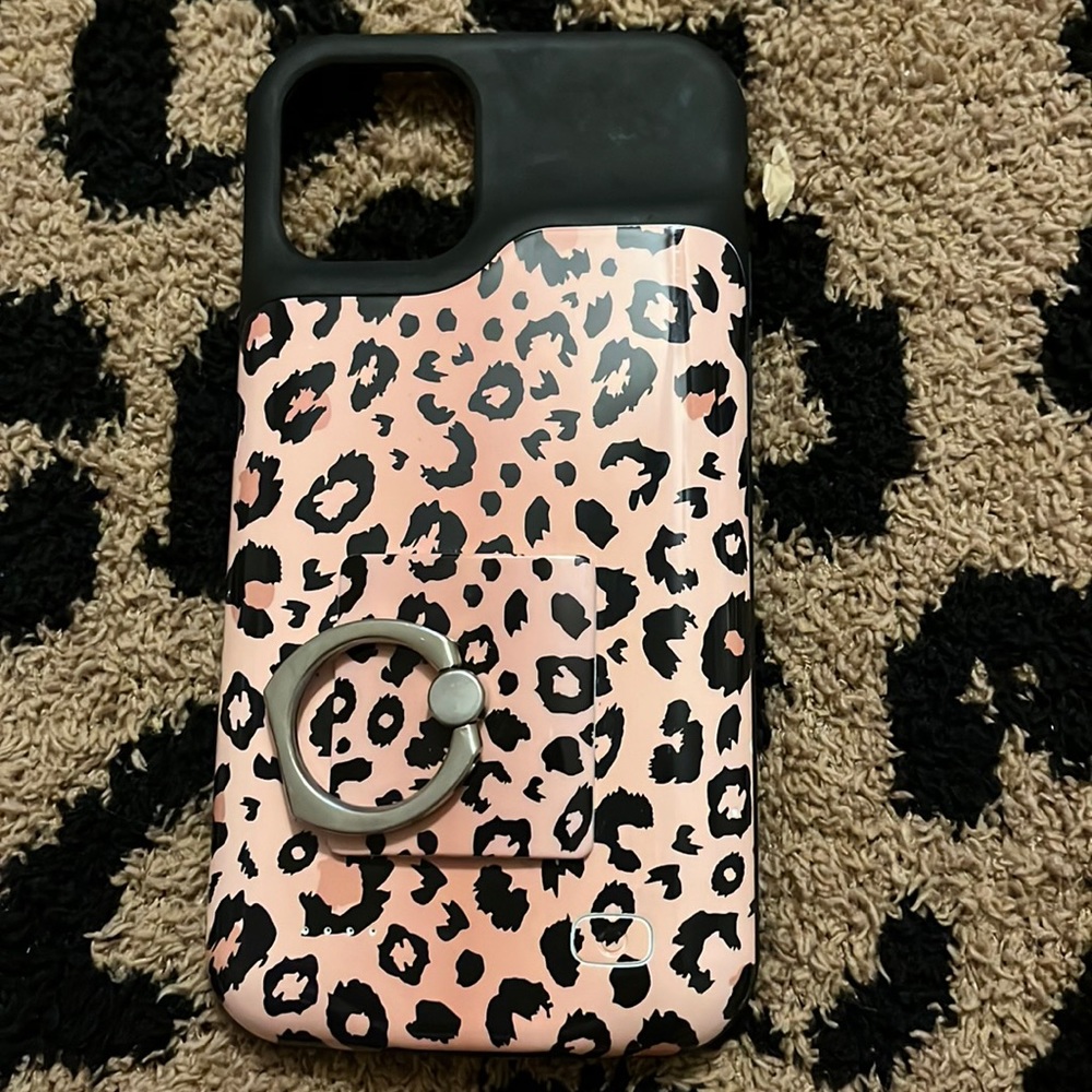 Luxy Lemon leopard print self charging case